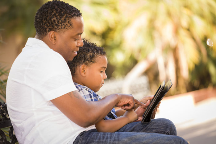 Parents can help kids learn to read with a Reading Eggs free trial.